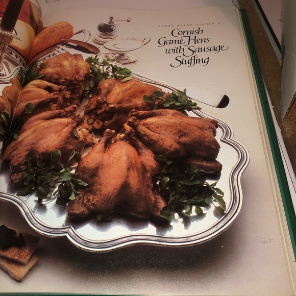 Green 'A Family Christmas' Book - Picture 9 of 12